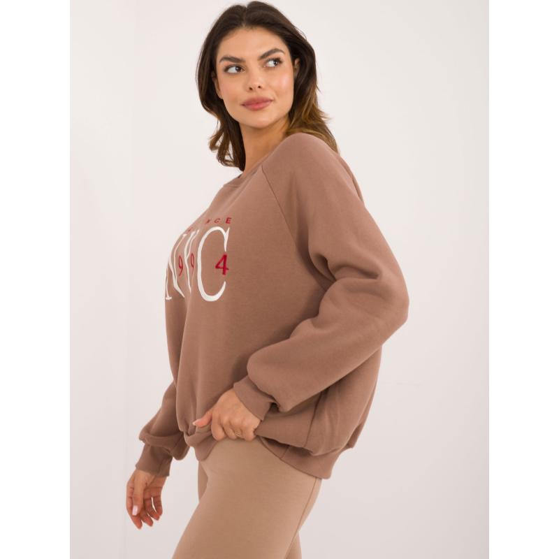 Női kapucnis pulóver betűkkel szigetelt barna
