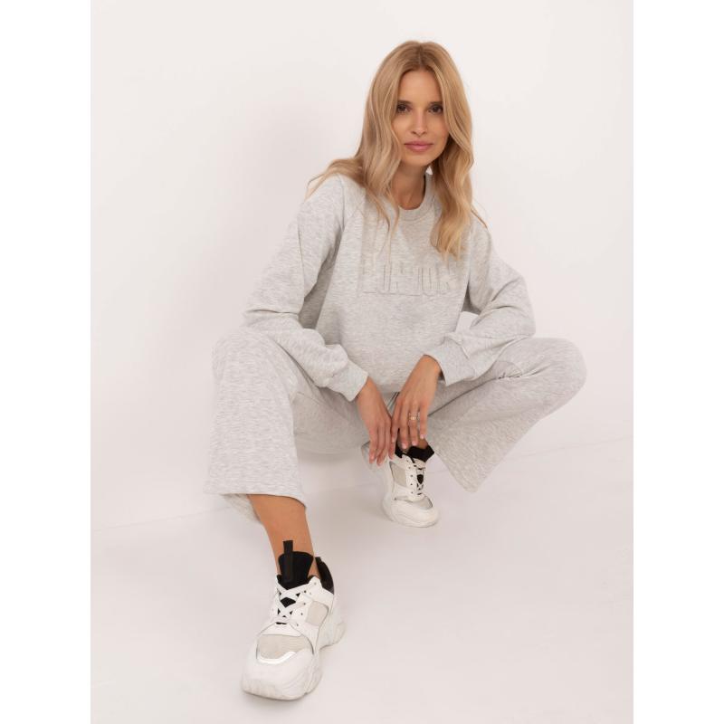 Dámská tepláková souprava s nášivkou světle šedá 
