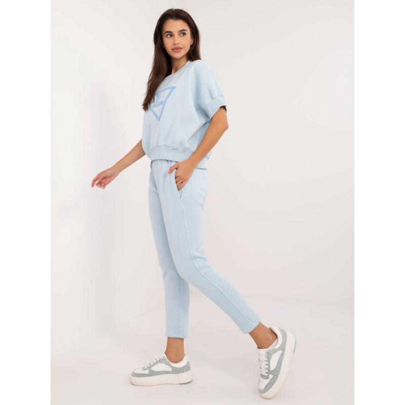Dámská tepláková souprava s nášivkou světle modrá 