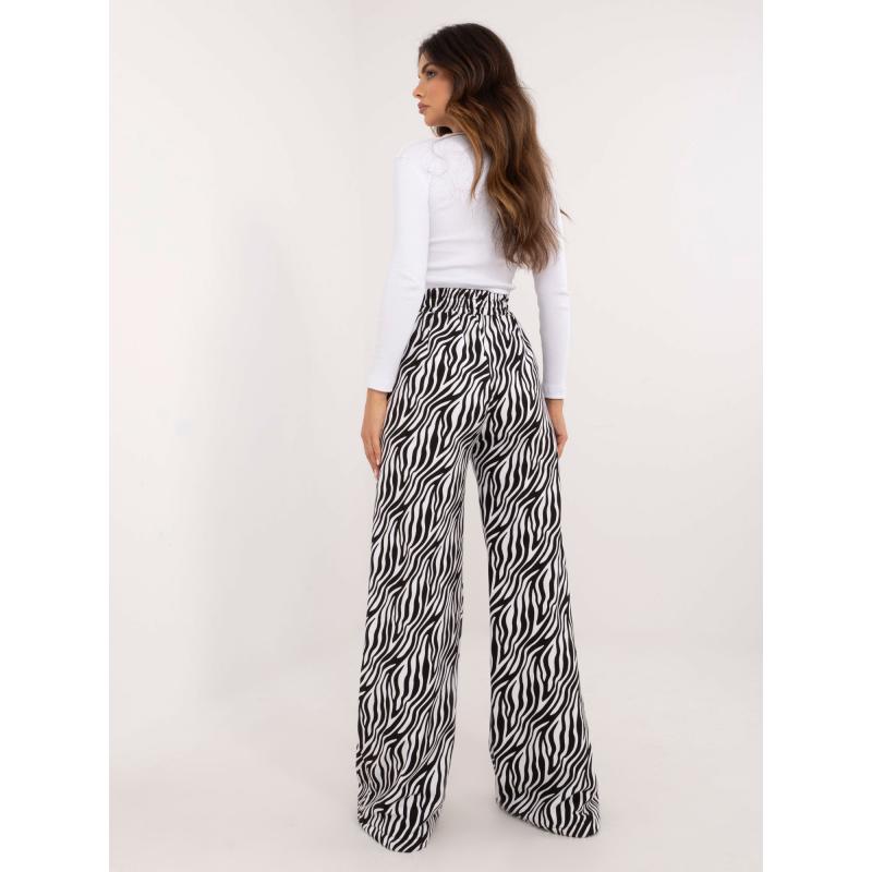 Dámský komplet s dlouhými kalhotami bílo-černý 