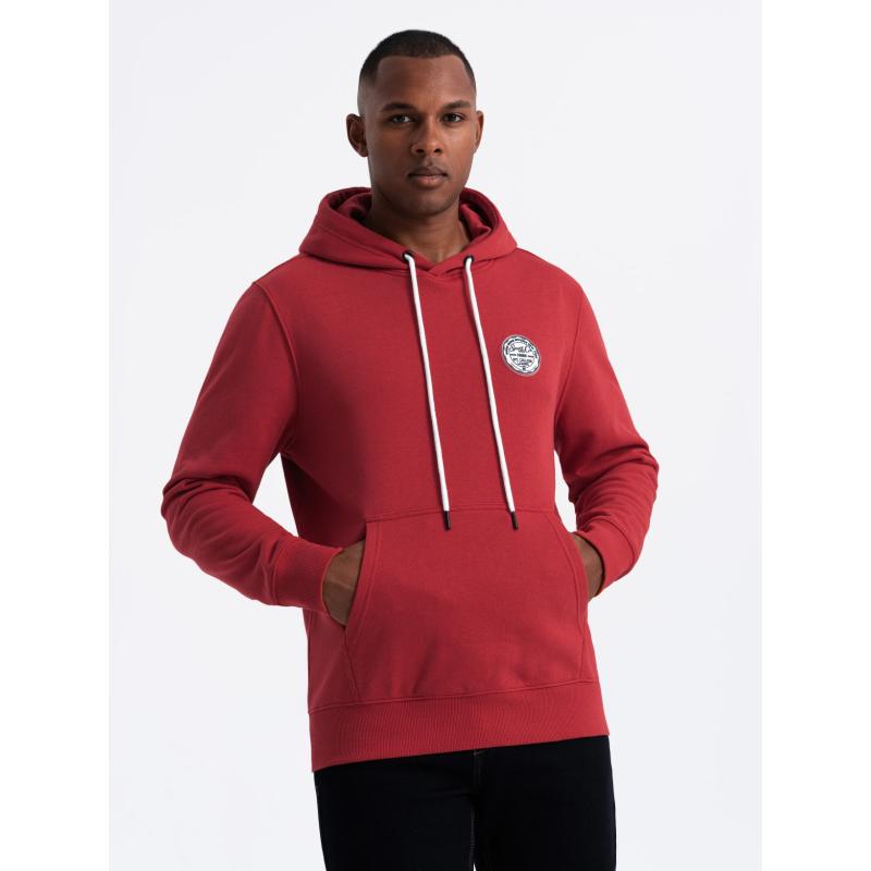 Pánská klokaní mikina s kapucí a nášivkou v univerzitním stylu červená 