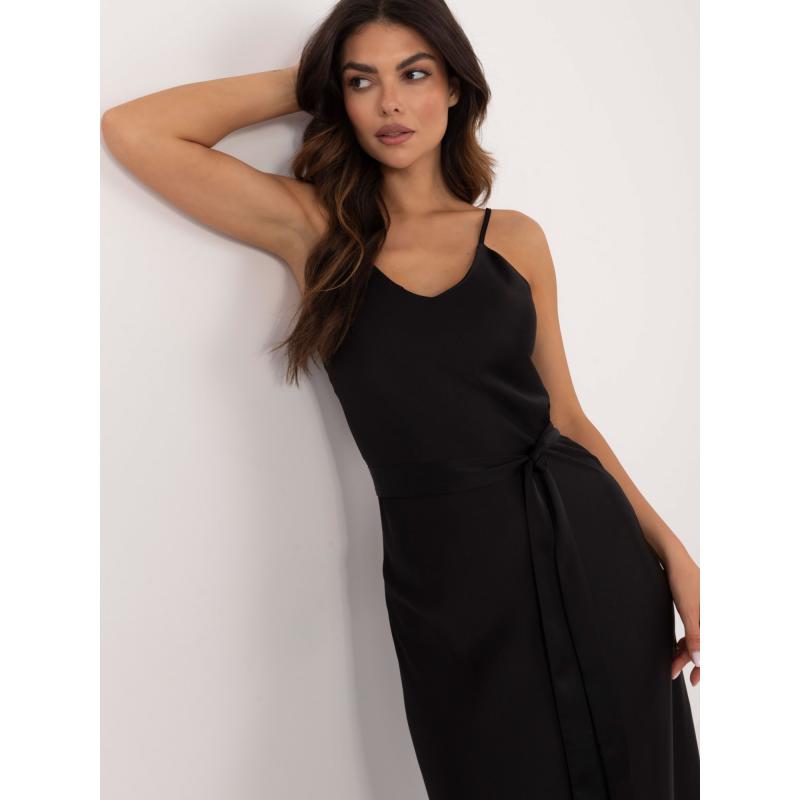 Fekete estélyi midi ruha övvel