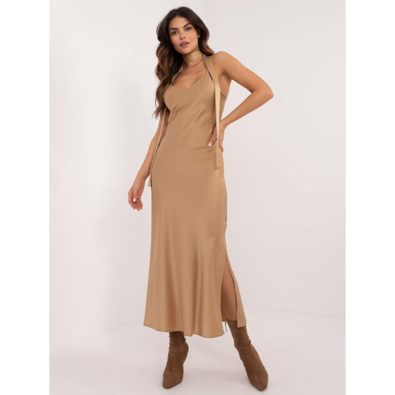 Velbloudí večerní šaty ve tvaru mořské panny