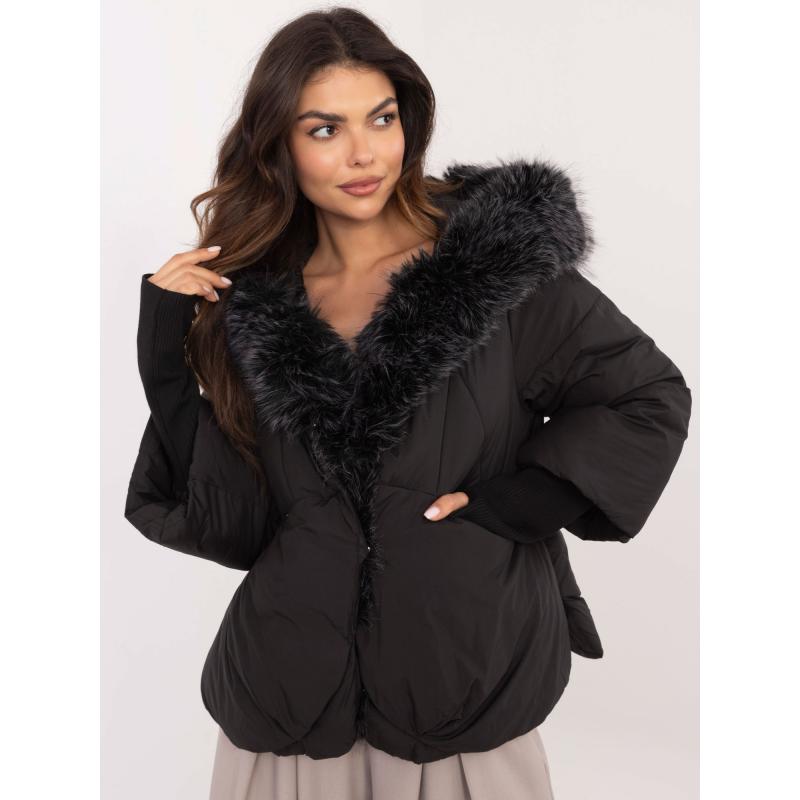 Černá zimní bunda s odepínacím páskem