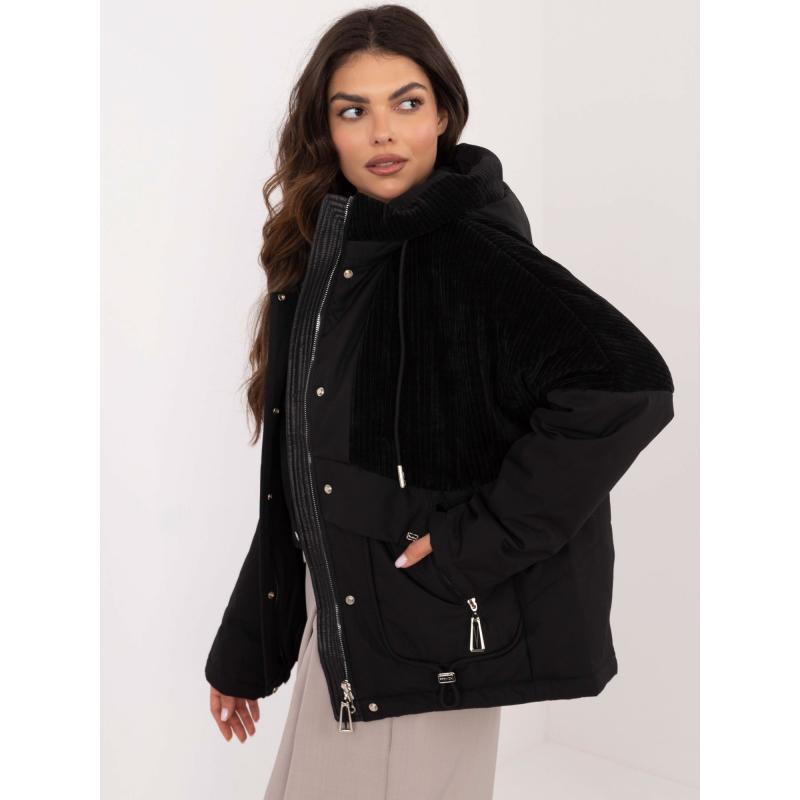 Čierna dámska prechodná bunda s vreckami na zips
