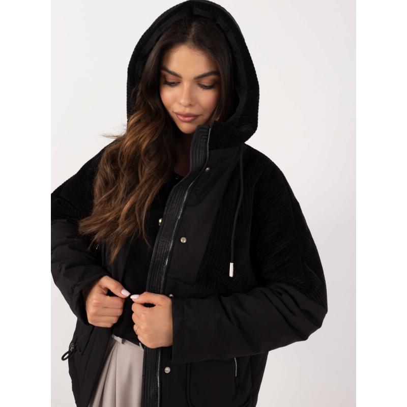Čierna dámska prechodná bunda s vreckami na zips
