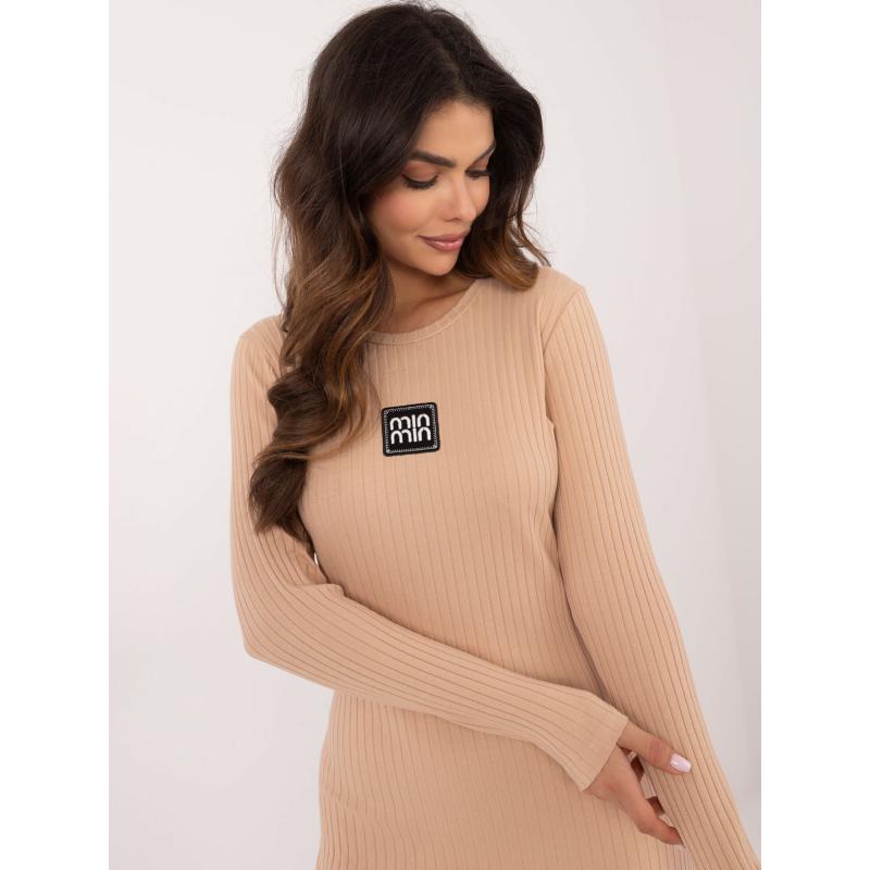 Velbloudí šaty s širokými pruhy