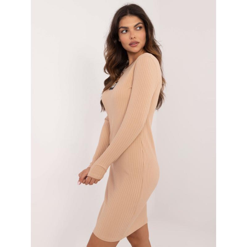 Velbloudí šaty s širokými pruhy