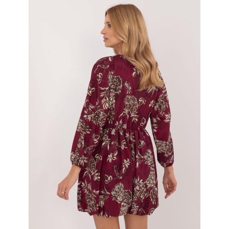 Lila, lógó, mintás ruha