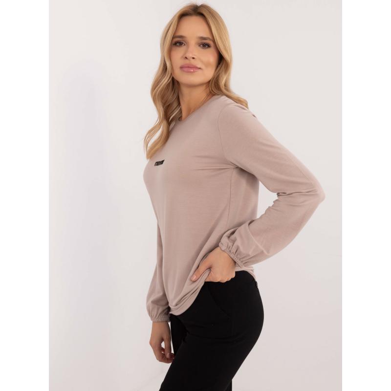 Béžová volná halenka s dlouhým rukávem a nápisem