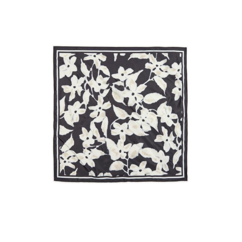 Černý dámský šátek