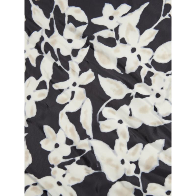 Černý dámský šátek