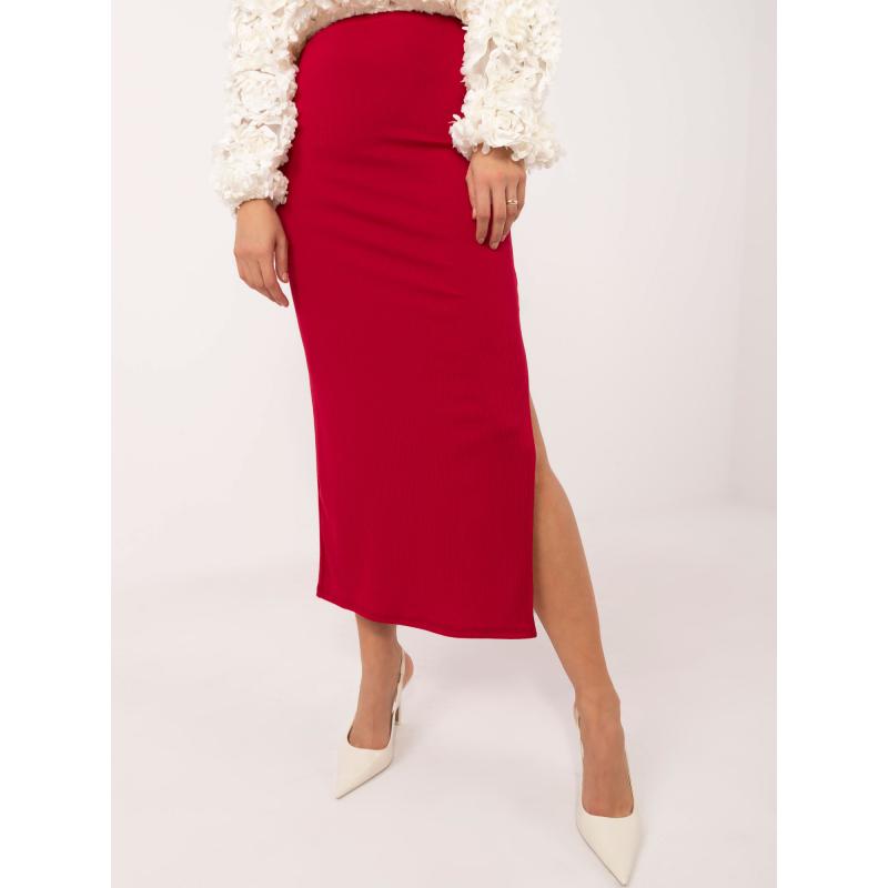 Červená žebrovaná sukně s rozparkem