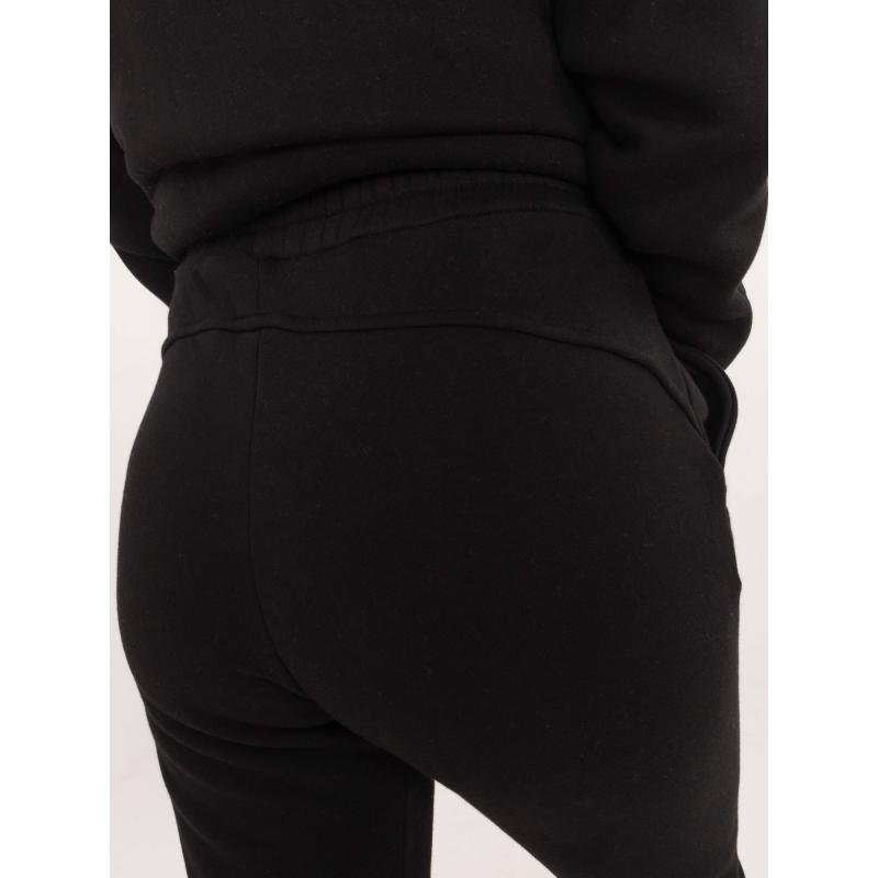 Černá základní tepláková souprava s otevřeným horním dílem