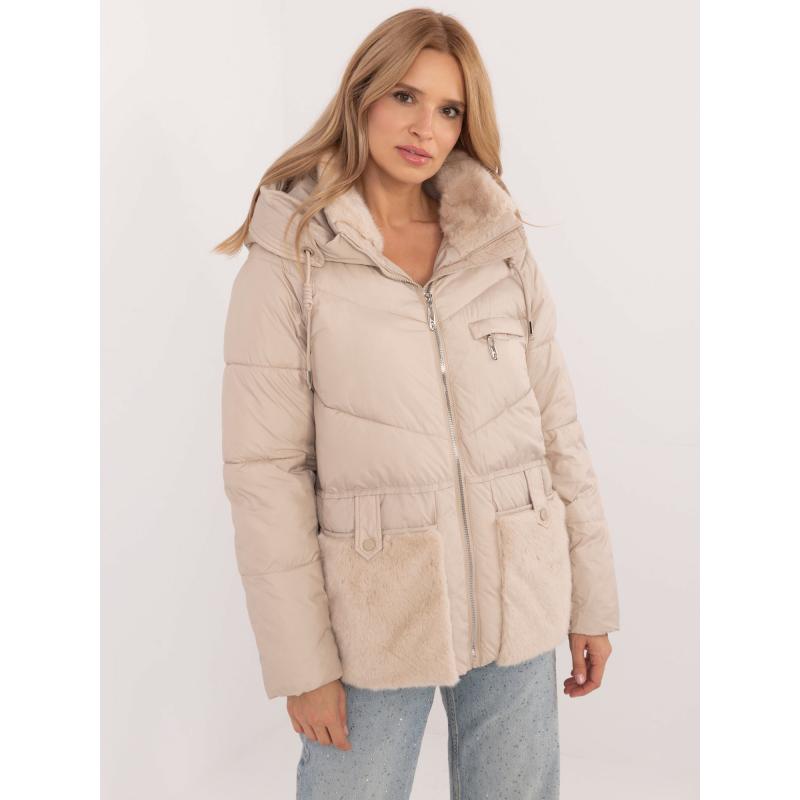 Béžová zimní bunda s kapsami