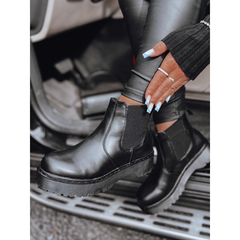 Női magas talpú csizma STEPBACK fekete