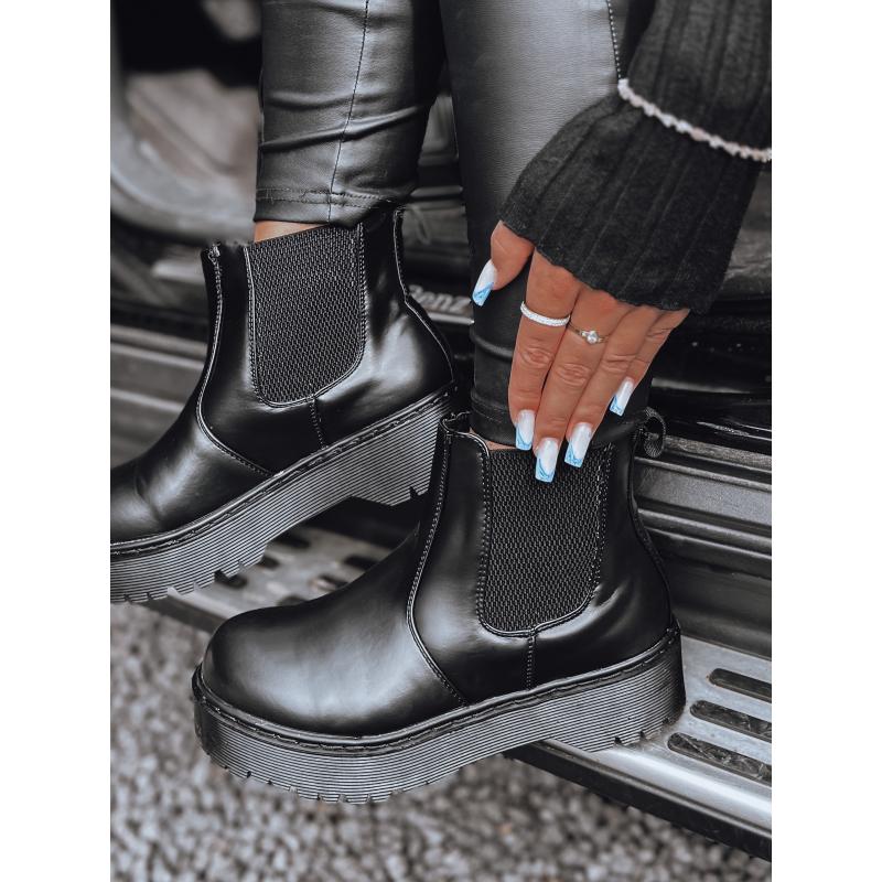 Női magas talpú csizma STEPBACK fekete