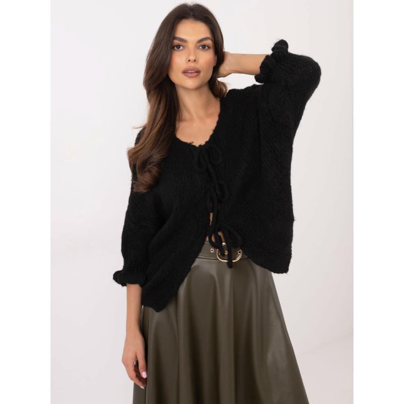 Černý oversize svetr se zavazováním vpředu