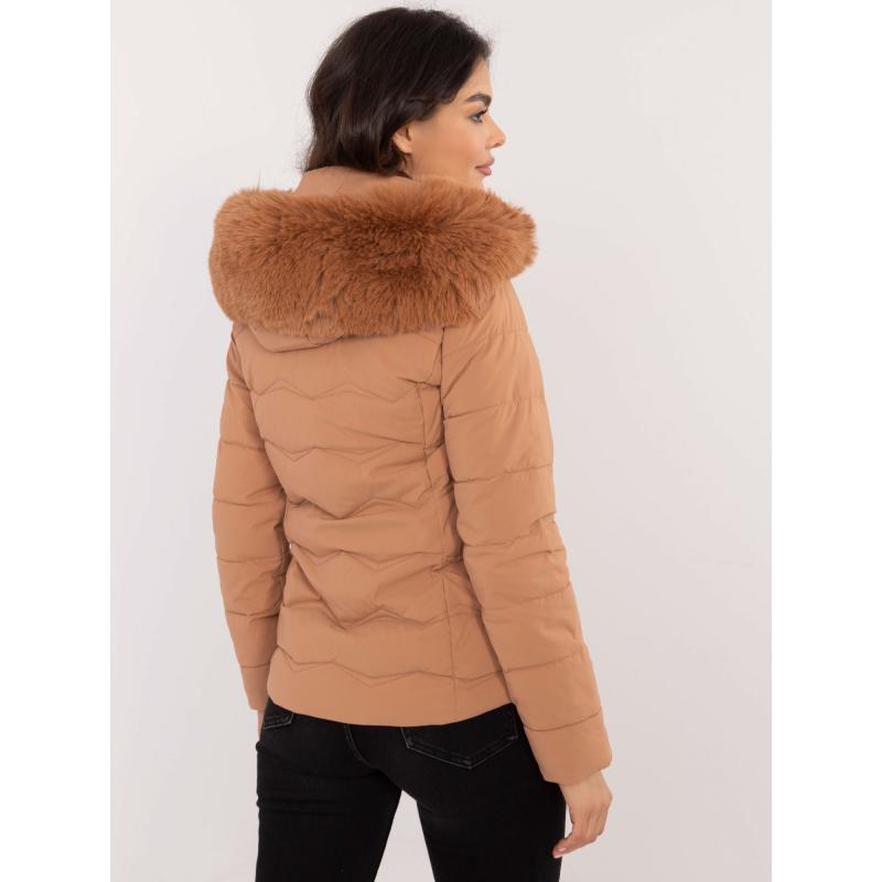 Velbloudí krátká přechodová bunda s prošíváním