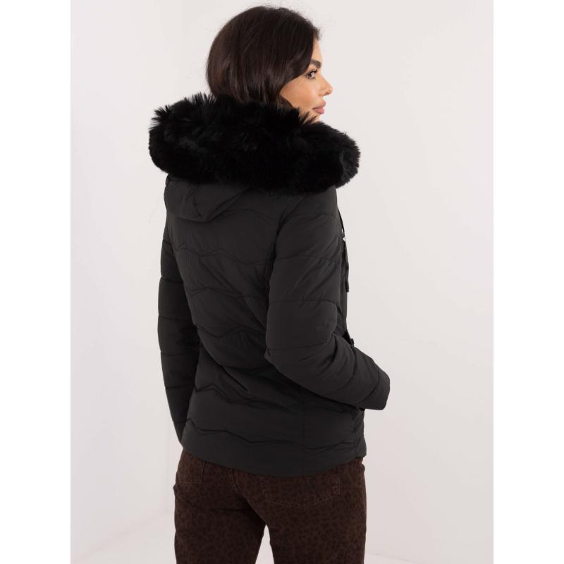 Fekete steppelt átmeneti kabát műszőrmével