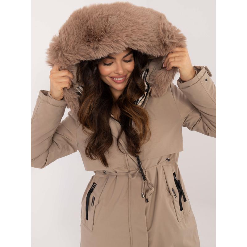Béžová zimní bunda parka s kapsami