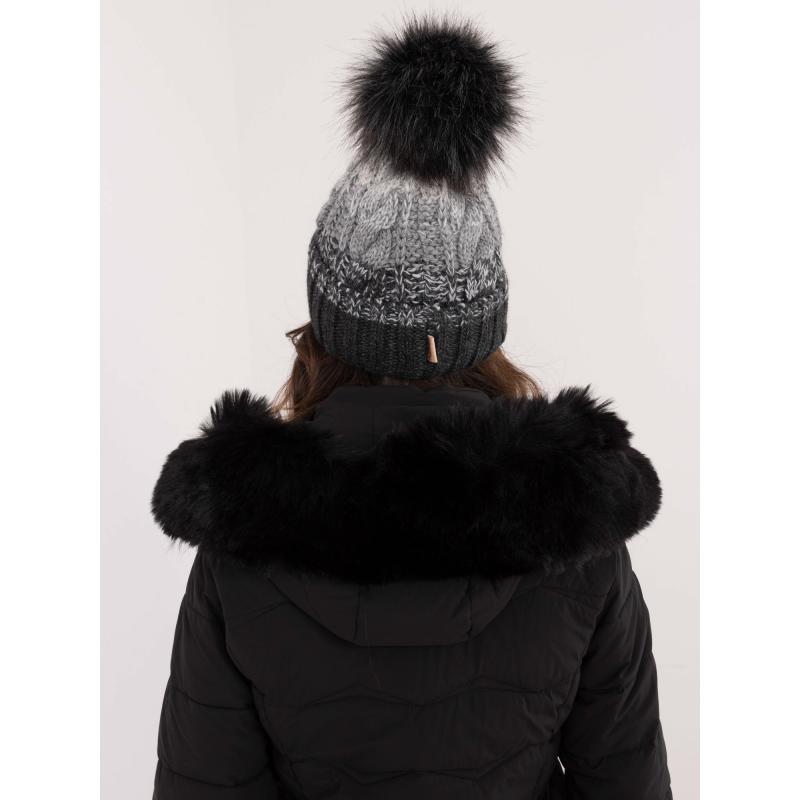 Tmavě šedá zimní kostkovaná čepice RUE PARIS