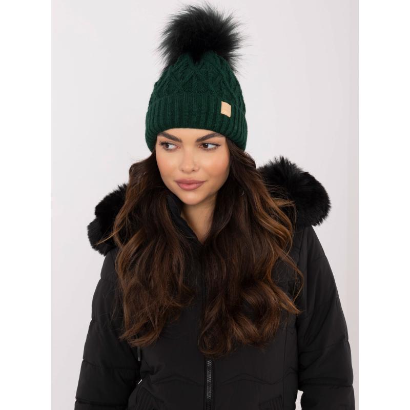 Sötétzöld téli sapka pomponnal RUE PARIS