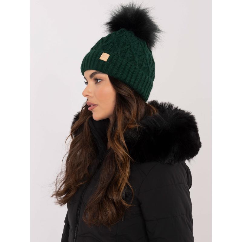 Sötétzöld téli sapka pomponnal RUE PARIS