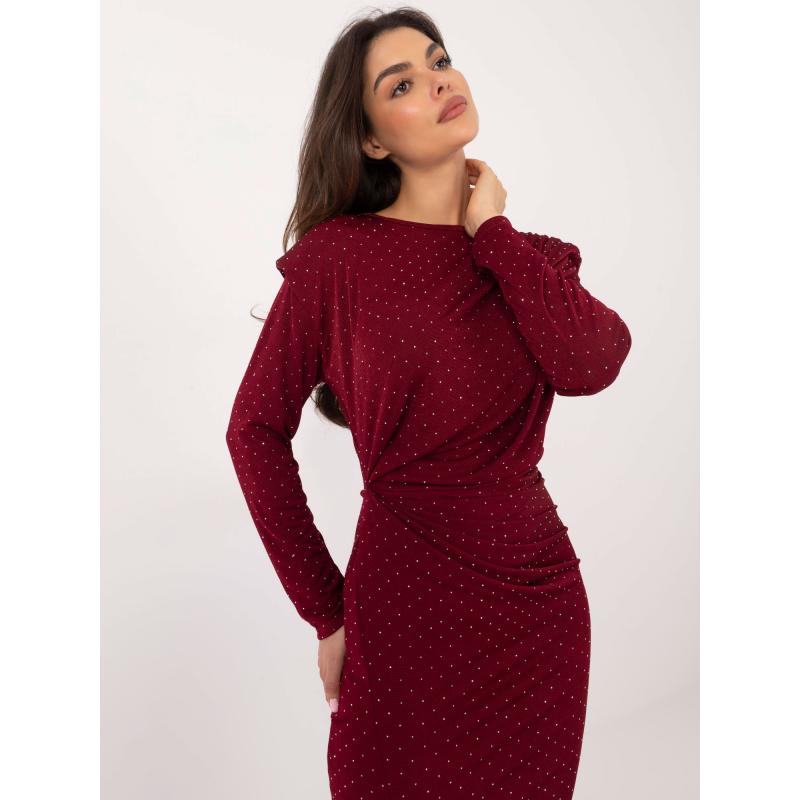 Bordó koktejlové šaty s třpytivými aplikacemi