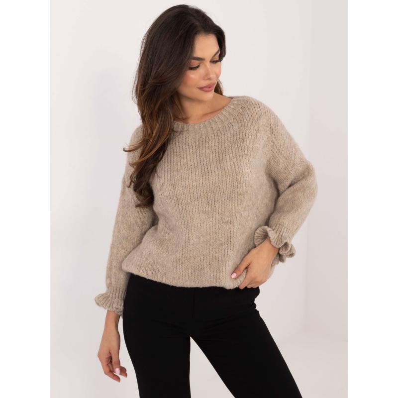 Béžový oversize svetr s volánky na rukávech