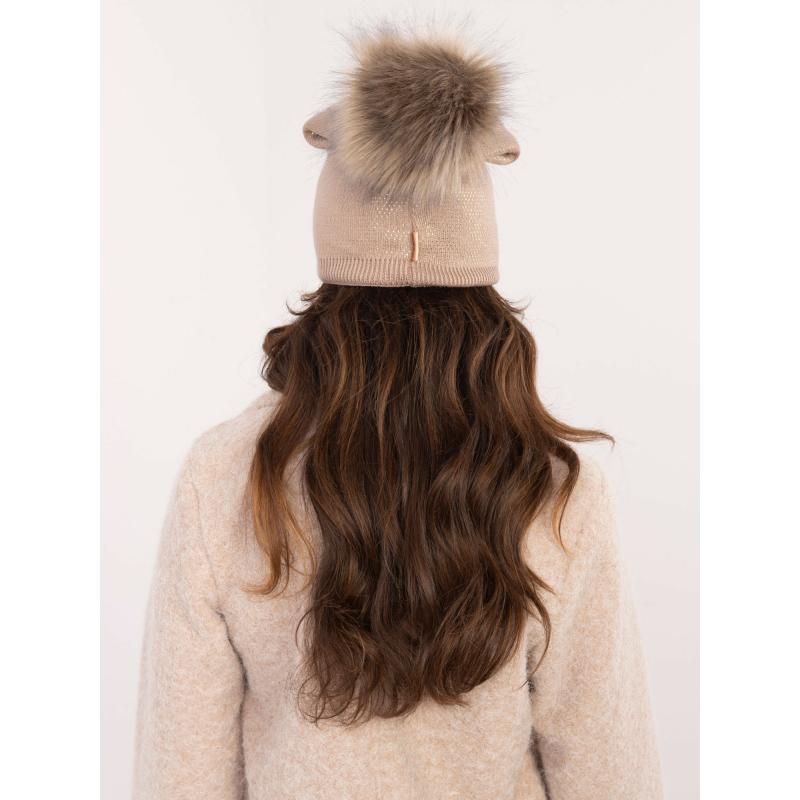 Tmavě béžová lesklá zimní čepice RUE PARIS s aplikací