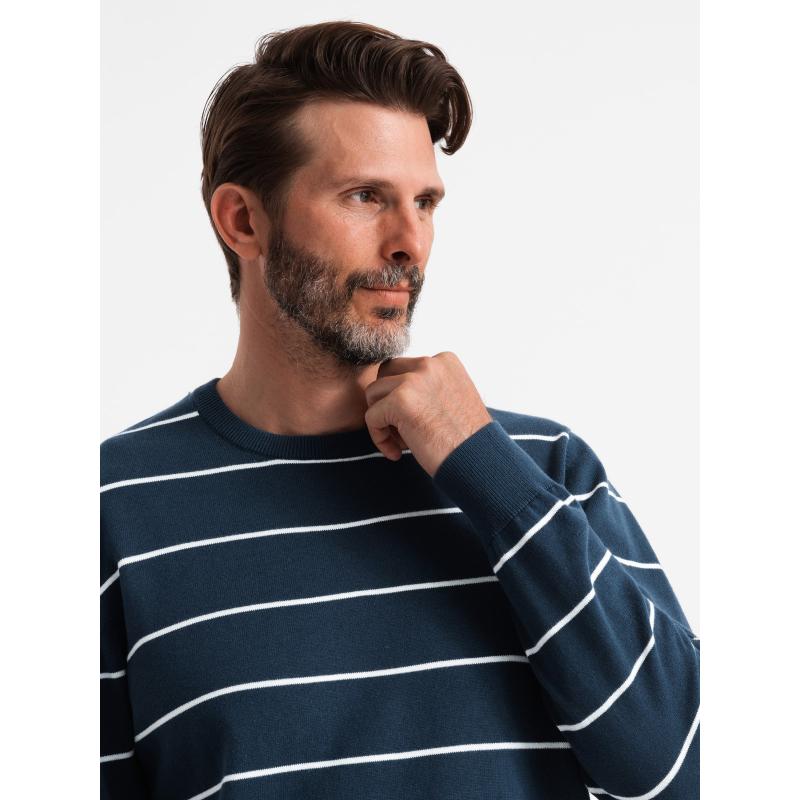 Pánský ležérní svetr s vodorovnými pruhy - tmavě modrý