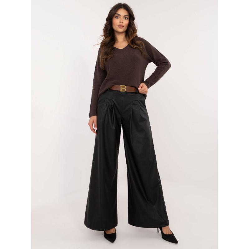 Fekete női öko bőrnadrág övvel