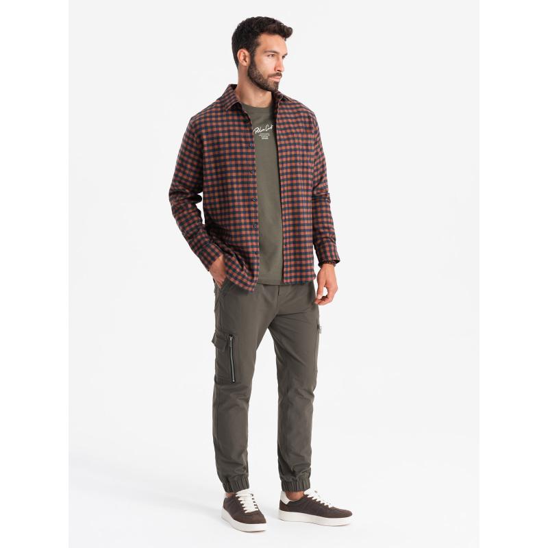 Pánské kalhoty jogger s kapsami cargo a potiskem - tmavě olivově zelené