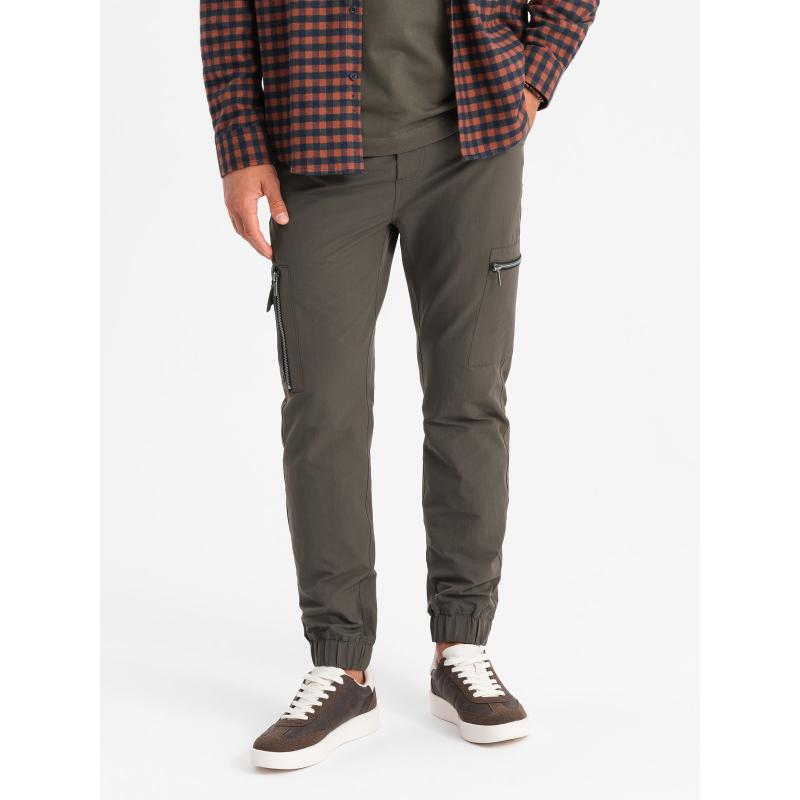 Pánské kalhoty jogger s kapsami cargo a potiskem - tmavě olivově zelené