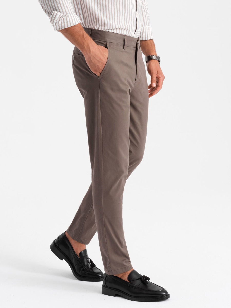 Férfi REGULAR FIT egyenruhás chino nadrág - barna