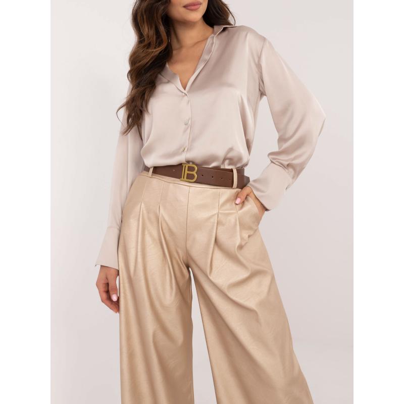 Bézs színű, széles nadrág ökobőrből, redőkkel