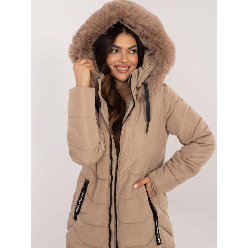 Béžová dámská zimní bunda s kožešinovým lemem