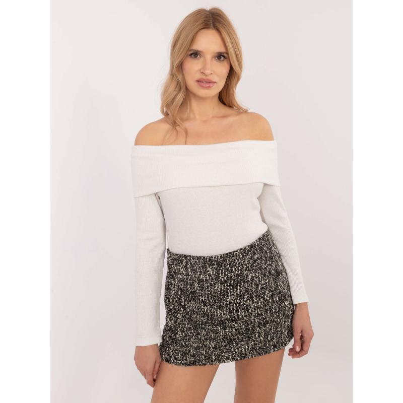 Ecru vypasovaný žebrovaný španělský svetr