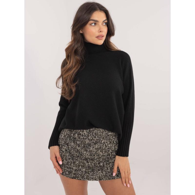 Fekete női basic pulóver szoros szabással