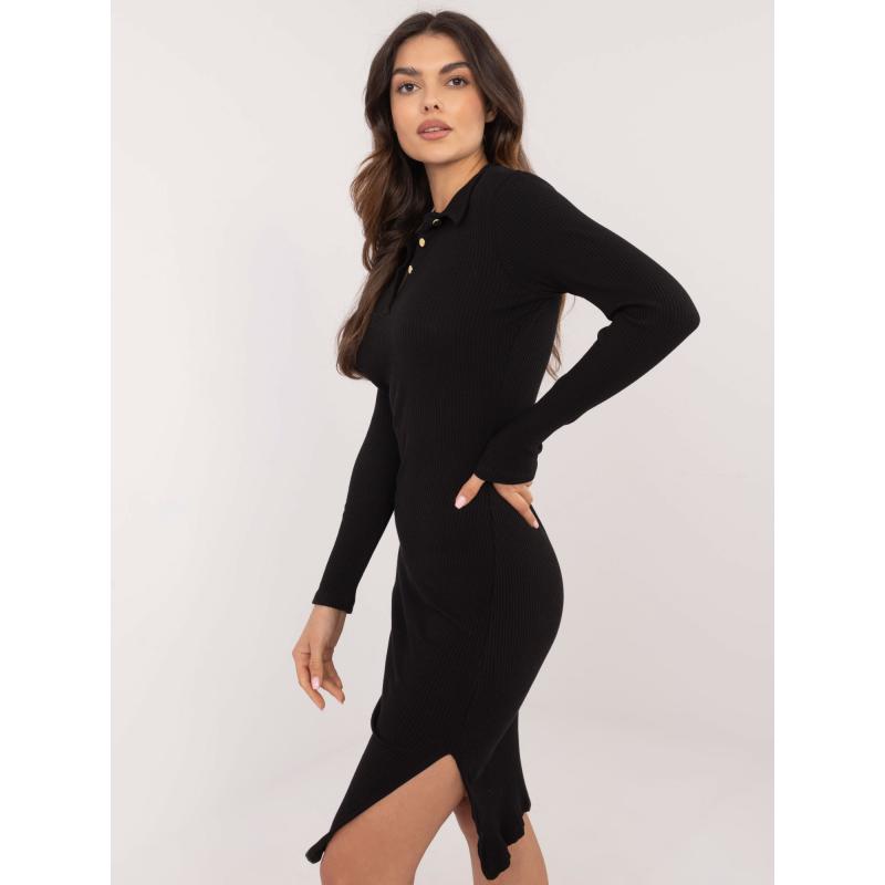 Fekete szabott alapruha résszel