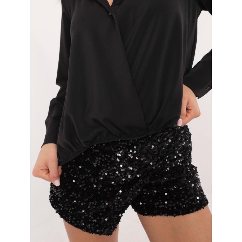 Černá elegantní košile s ozdobným límečkem