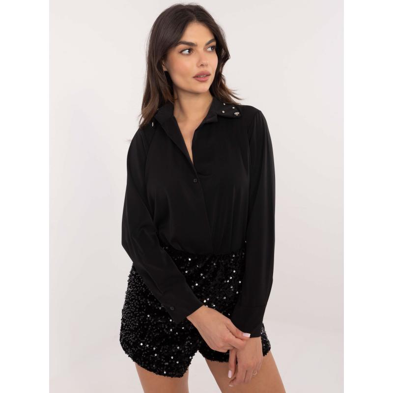 Černá elegantní košile s ozdobným límečkem