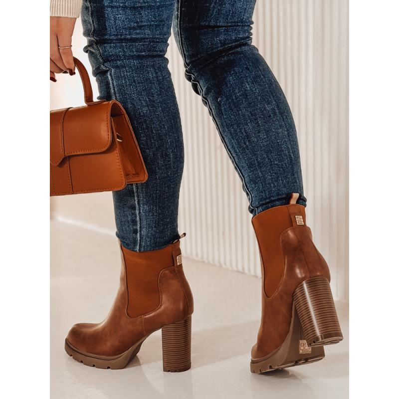 Női sarkú csizma CHICMOVE camel