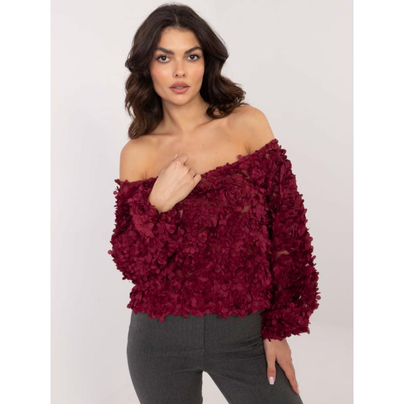 Vínová spoločenská blúzka s kvetinovou aplikáciou