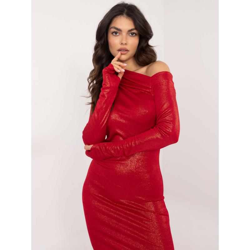 Červené dlouhé společenské šaty s třpytkami