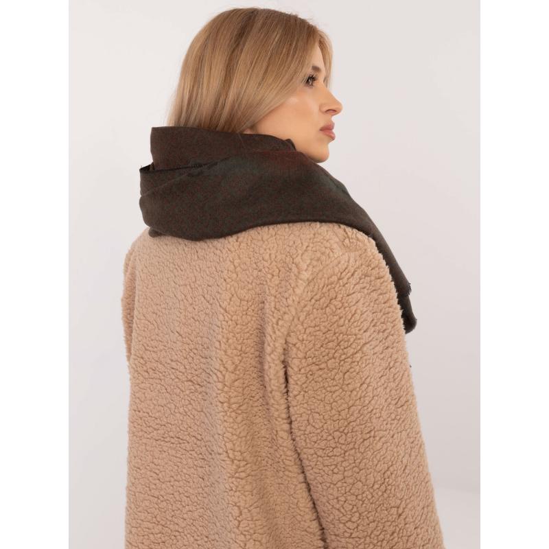 Khaki barna sál geometrikus mintával