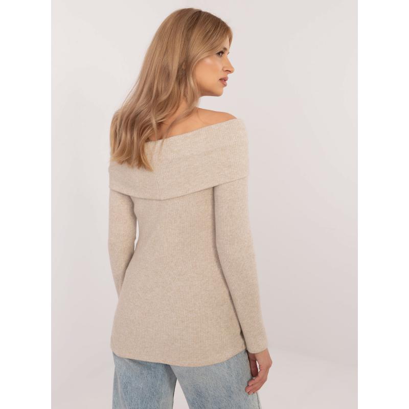 Béžový vypasovaný španělský svetr