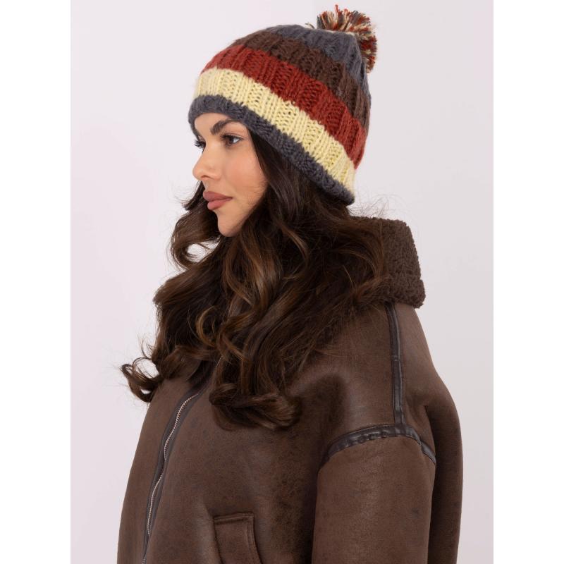 Světle žlutá a grafitově zbarvená dámská čepice s bambulí