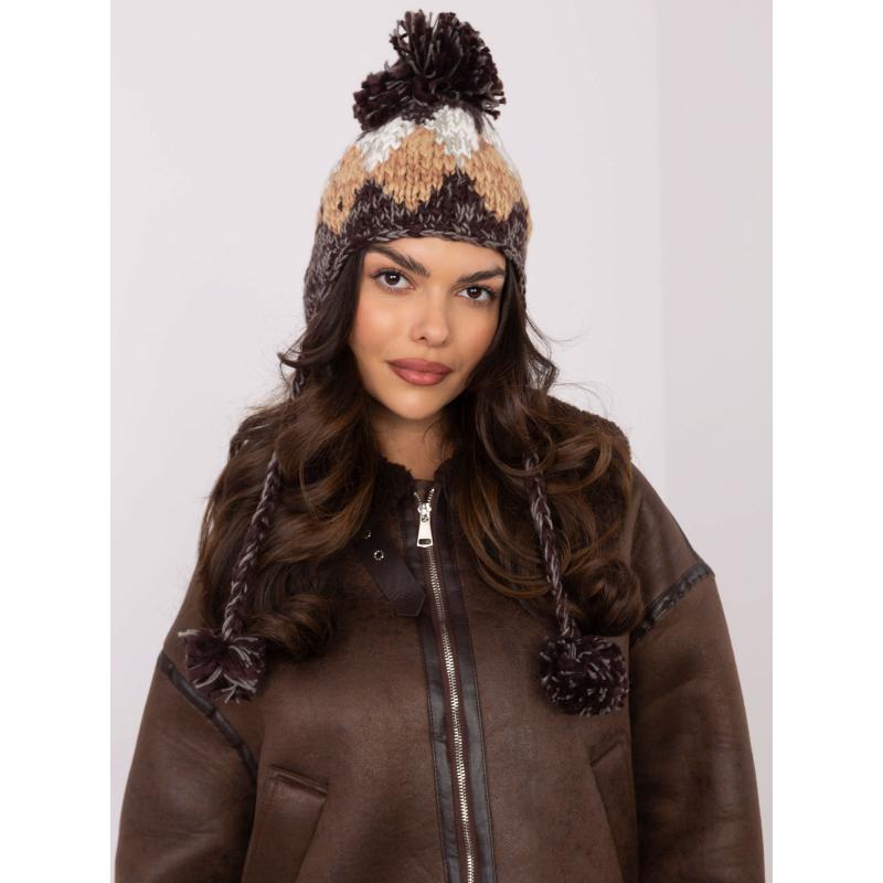 Hnědá dámská čepice s volánkem a klapkami na uši